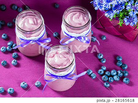 yogurt with blueberries and mint, close-up yogurt with blueberries and mint, close-up 28165618