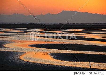 真玉海岸の夕暮れとカイトサーフィン 真玉海岸の夕暮れとカイトサーフィン 28167192