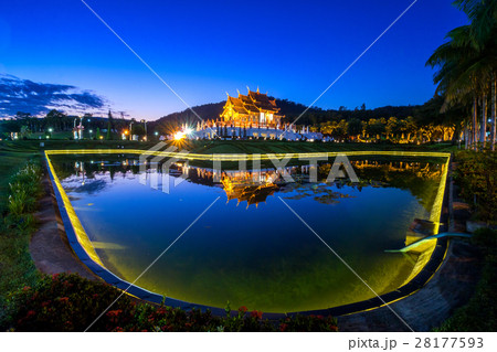 Royal Ratchaphruek Park A large botanical garden 28177593
