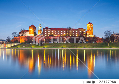 Wawel Castle in the evening in Krakow 28177980