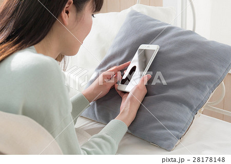 女性　睡眠 28178148