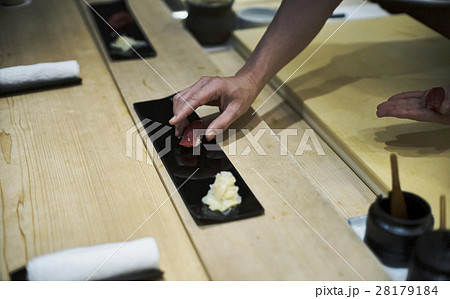寿司職人　手元 28179184