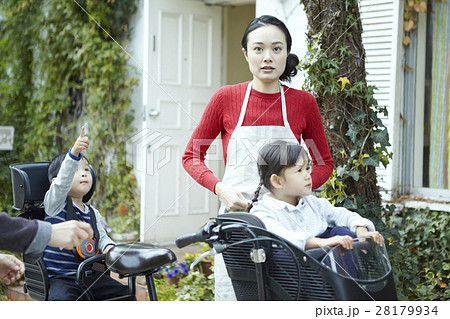 ベビーシッター　自転車 28179934