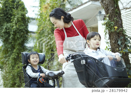 ベビーシッター　自転車 28179942