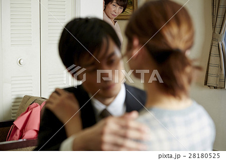 過干渉な親 過干渉な親 28180525