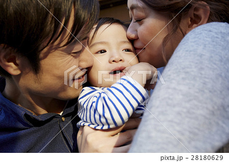 赤ちゃんと家族 28180629
