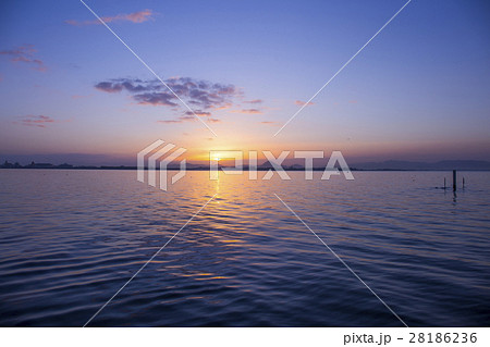 朝焼け 琵琶湖 朝焼け 琵琶湖 28186236