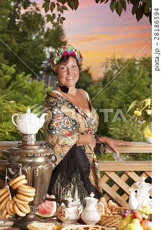 Portrait of  woman at sunset 28186594
