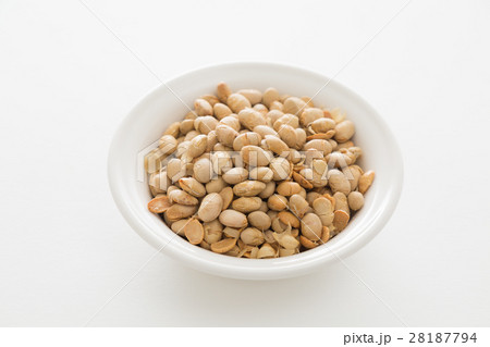 大豆 炒り大豆 白バック 大豆 炒り大豆 白バック 28187794