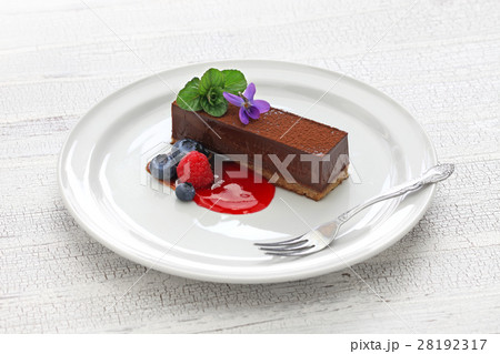 手作りチョコレートケーキ 28192317