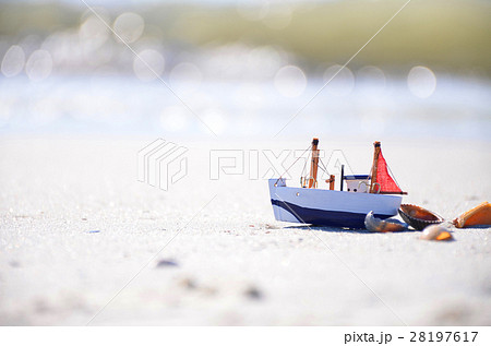 Small ship on the beach 28197617