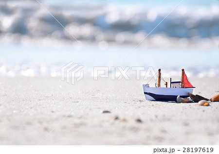 Small ship on the beach 28197619