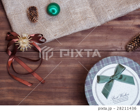 Vintage gift box, fir cones, Christmas toy, ribbon 28211436