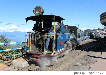 世界遺産の鉄道 ダージリンヒマラヤ鉄道の蒸気機関車 インドの写真素材