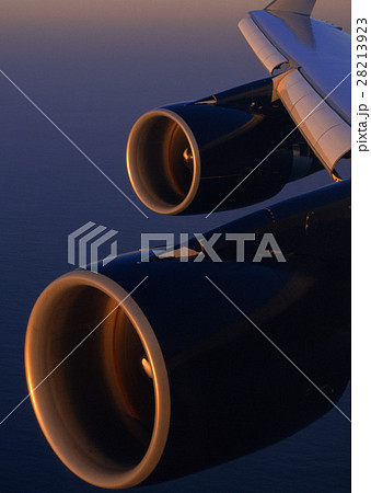 エンジン 28213923