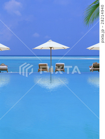 プールと海 プールと海 28214940