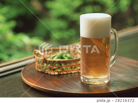 ビールと枝豆 28216372