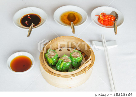 Steamed shrimp jade dumpling Steamed shrimp jade dumpling 28218334