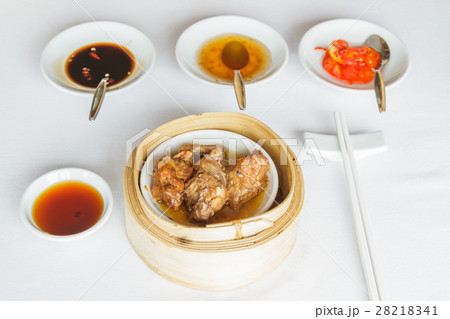 Steamed pork spare ribs in black 28218341