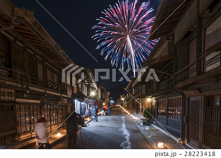 冬の奈良井宿 アイスキャンドルまつりの花火 の写真素材