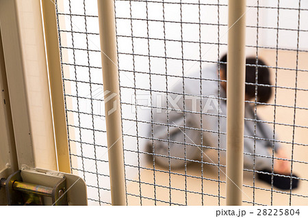 女性　刑務所、留置所、犯罪、逮捕、保留、監獄、牢屋、拘束 28225804