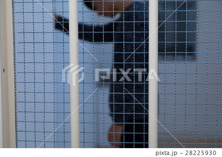 刑務所、留置所、犯罪、逮捕、保留、監獄、牢屋、拘束、犯人、牢獄、詐欺、捕まえる、警察、男性、日本人 刑務所、留置所、犯罪、逮捕、保留、監獄、牢屋、拘束、犯人、牢獄、詐欺、捕まえる、警察、男性、日本人 28225930