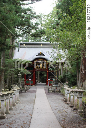 三峯神社　随身門 28227739