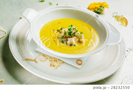 pumpkin soup 28232550