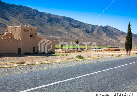 Desert road in Morocco 28232774