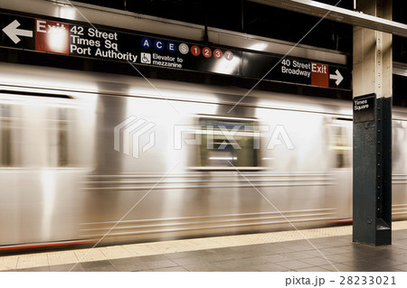 ニューヨークのサブウェイ ニューヨークのサブウェイ 28233021
