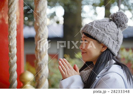 女性 参拝 女性 参拝 28233348