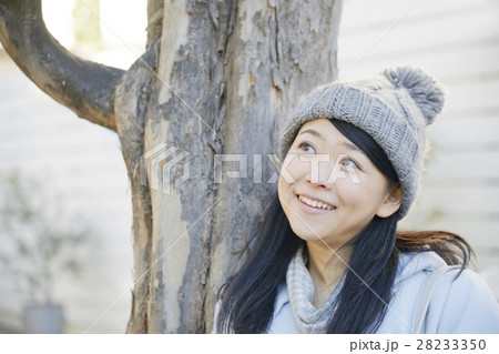 女性　笑顔 28233350