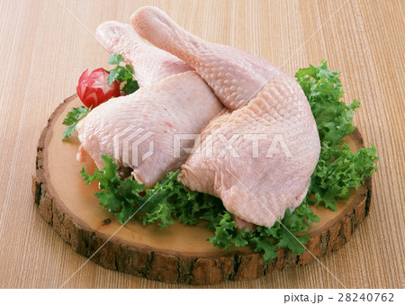 鶏骨付きモモ肉 28240762