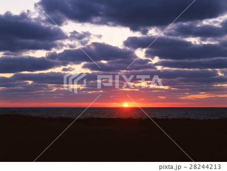 海と太陽 28244213