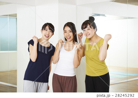 ヨガ ヨガ 28245292