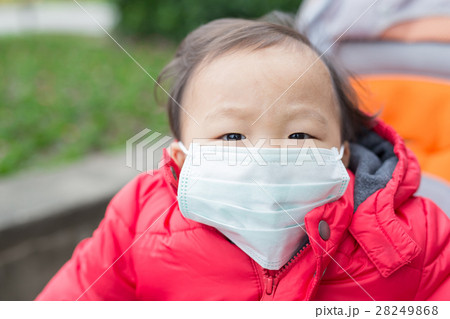cute baby get cold cute baby get cold 28249868