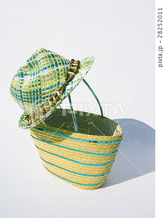 帽子とバッグ 28252011