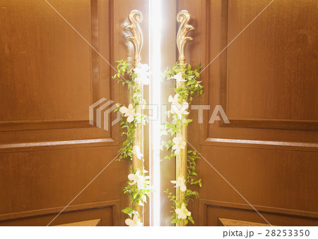 チャペルの扉 28253350