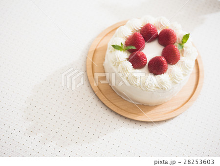 イチゴのショートケーキ イチゴのショートケーキ 28253603