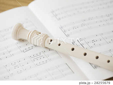 リコーダーと楽譜 リコーダーと楽譜 28255679