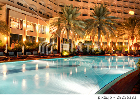 Swimming pool luxury hotel in night illumination Swimming pool luxury hotel in night illumination 28256333