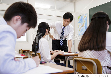 塾 学校 教室 生徒 授業 勉強 女性 女子 女子高生 教育 学習 高校生 塾 学校 教室 生徒 授業 勉強 女性 女子 女子高生 教育 学習 高校生 28258954