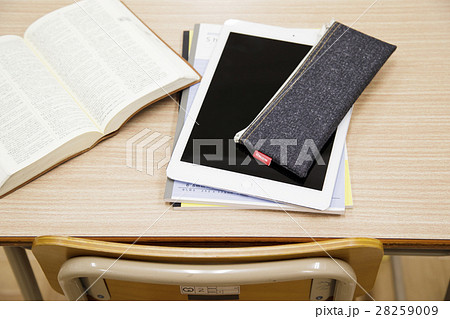 教室　学校　教育　勉強　タブレット　学習　塾　高校　スクール　スクールライフ 28259009