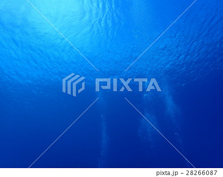 海面の泡 28266087