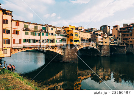 View of Ponte Vecchio and Arno River in Florence 28266497