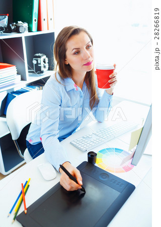 Graphic designer working at the home office 28266819