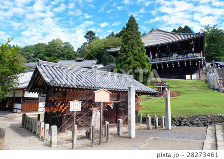 【国宝・重要文化財】東大寺二月堂と閼伽井屋（あかいや） 28273461