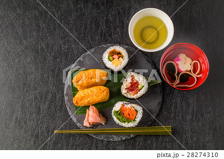 巻き寿司 Rolled sushi  28274310