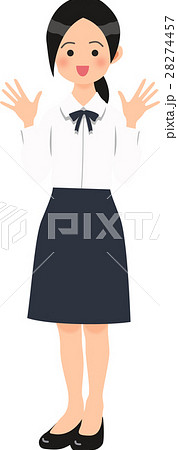 白いブラウスを着たバンザイする女性 28274457