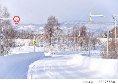 powder snow on a road in Sapporo, Hokkaido Japan powder snow on a road in Sapporo, Hokkaido Japan 28275330